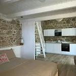 Dom wakacyjny Renovated Sheepfold Between Sea And Mountains *