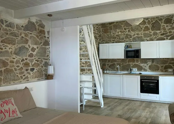 Дом отдыха Renovated Sheepfold Between Sea And Mountains *