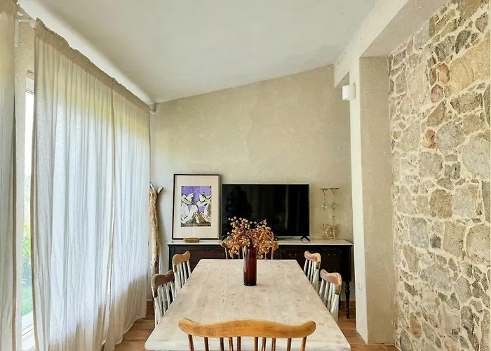 Дом отдыха Renovated Sheepfold Between Sea And Mountains Соланас